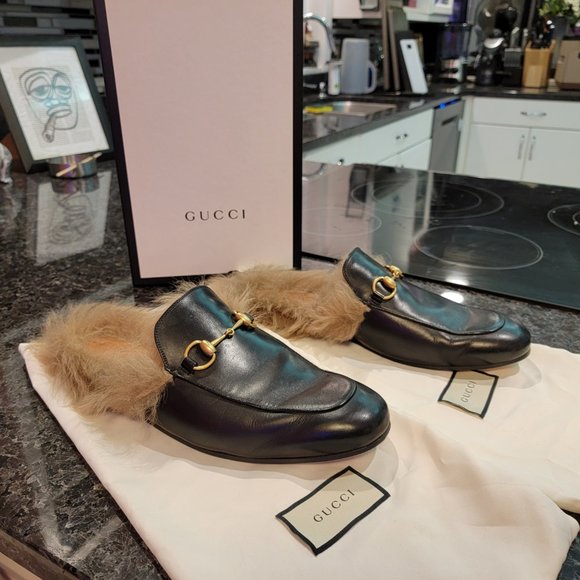 Gucci loafers with fur lining